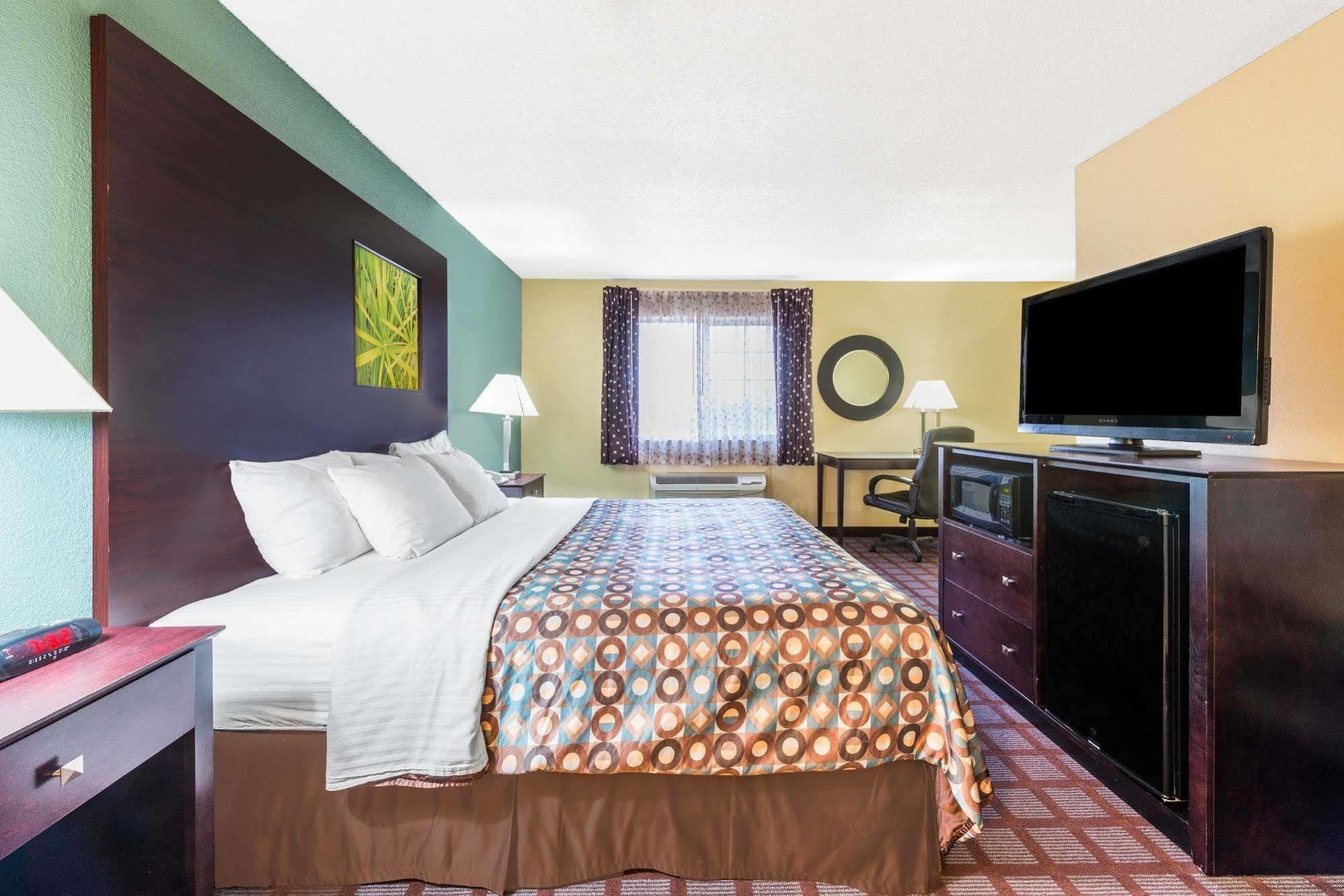 Surestay Plus Hotel By Best Western Kearney Экстерьер фото