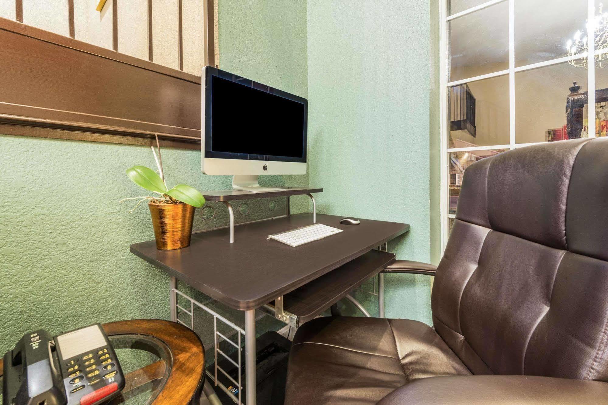 Surestay Plus Hotel By Best Western Kearney Экстерьер фото